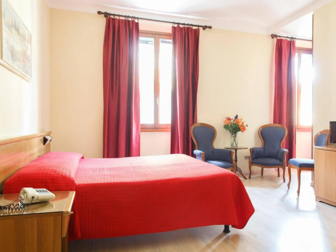 Flom Boutique Hotel