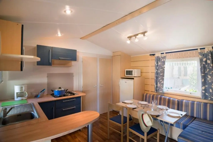 2 Bedrooms Comfort room