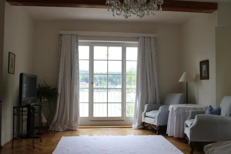 Standard Double room with lake view