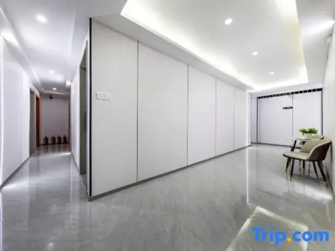 The Four Seasons Apartment
