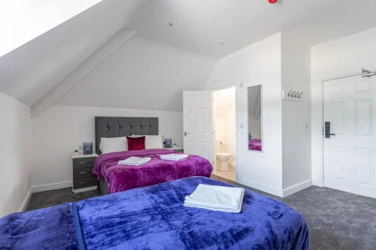 Standard Triple room