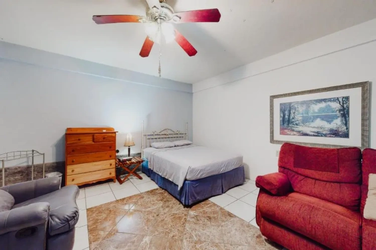 2 Bedrooms Apartment