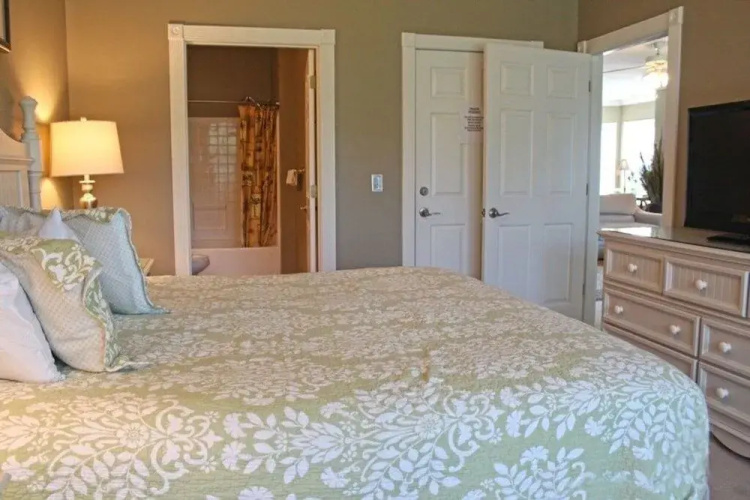 Magnolia Pointe 301-4882 by RedAwning