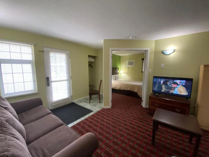 Lakeshore Suites