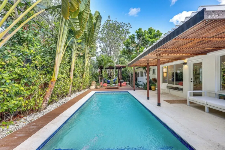 Tropical Backyard W/pool: 10 min From Miami Beach!