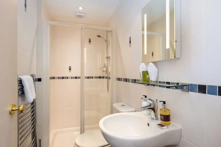 2 Cambridge Villas