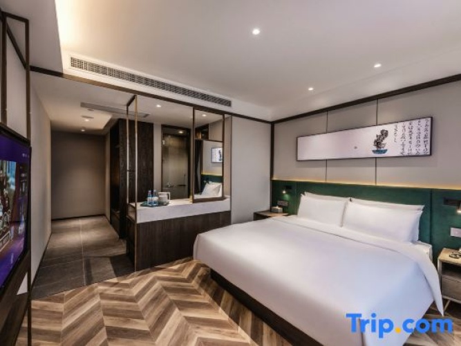 Standard Double room with view