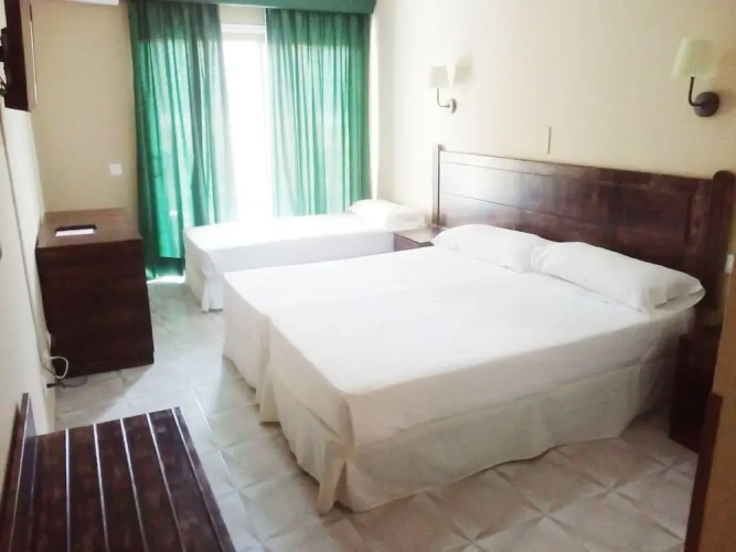 Standard Triple room with balcony