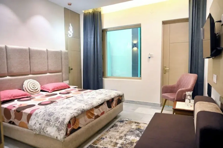 2 Bedrooms Villa