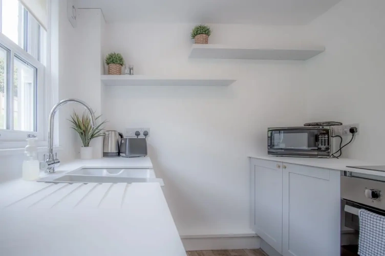 2 Bedrooms Cottage