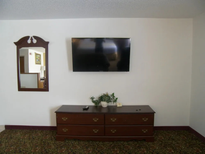National Heritage Inn and Suites