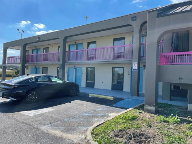 Millennium Inn - Hattiesburg, MS