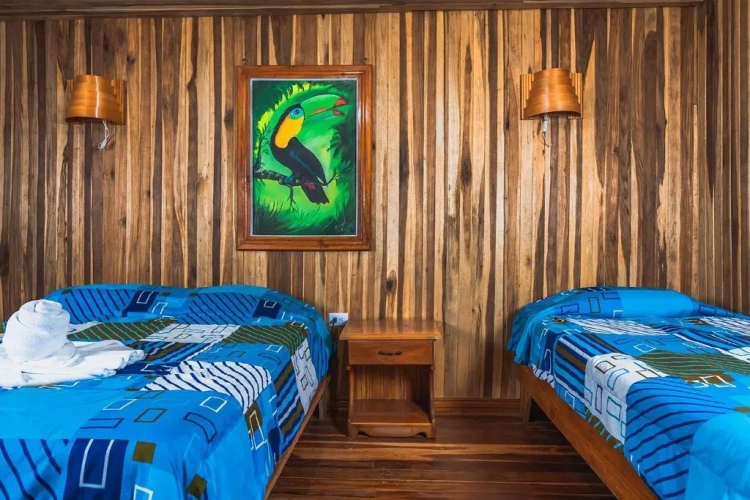 Standard Triple room