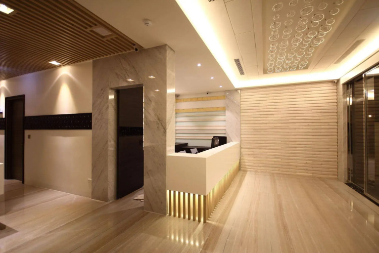Leesing Hotel