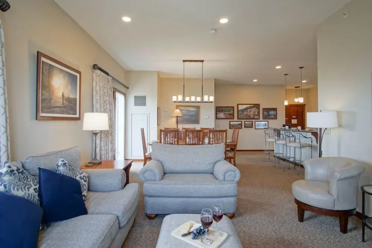 Soaring Eagle #404: 3 Bedroom 2 Bath Corner Penthouse