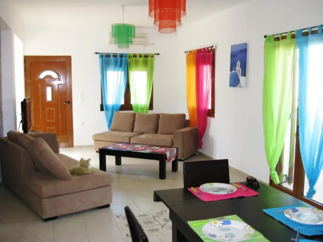 Vrisi Apartments & Villa