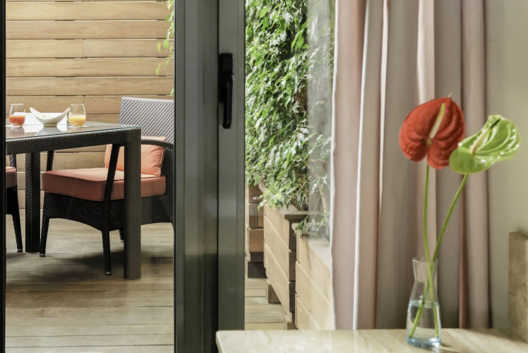 H10 Universitat Hotel - Adults Only photo 9