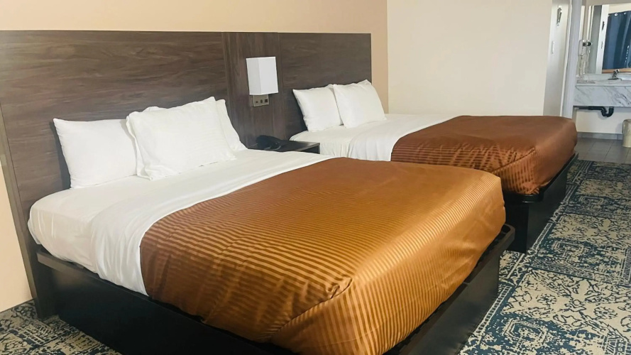 Falls Lodge and Suites