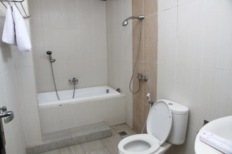 OYO 1656 Parama Su Hotel