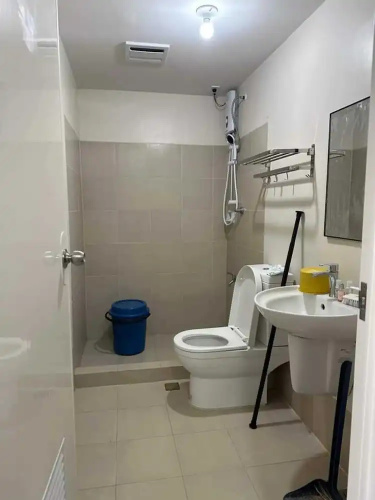 Fullerton Suites