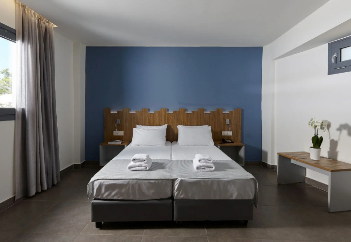 Pollis Hotel