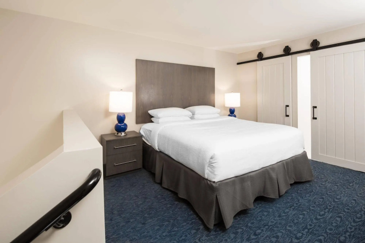Hotel Renovo Des Moines Urbandale,Tapestry Collection Hilton photo 8