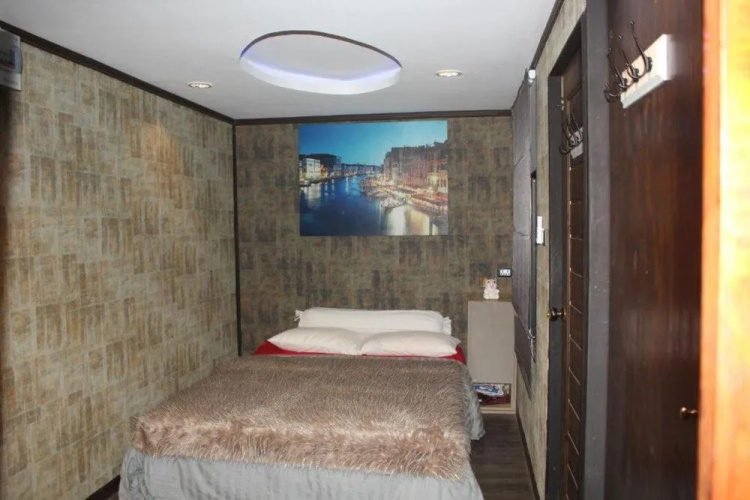 ABSTheCafe Hostel