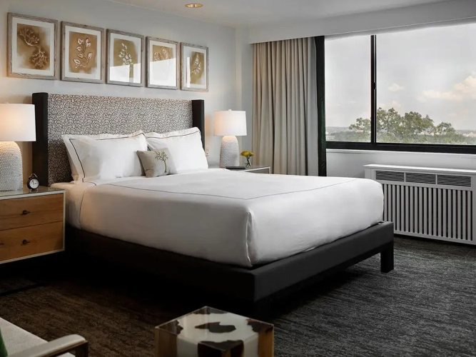 Standard Double room with city view