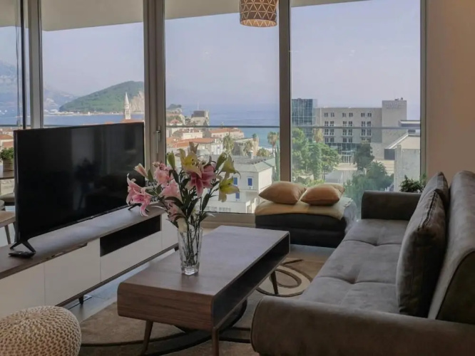 One bedroom apartment-Sea&Old Town view