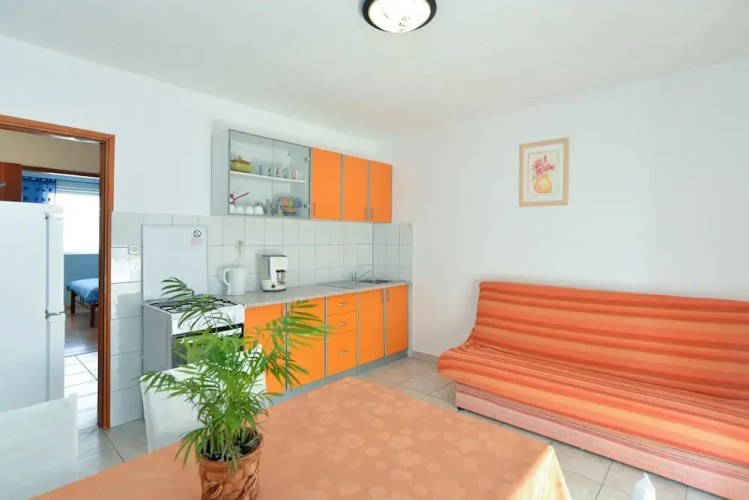 Apartment 1613