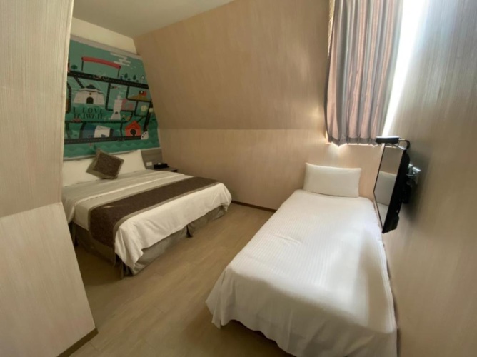 Standard Triple room