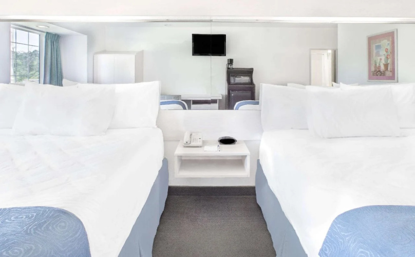 Microtel Inn & Suites by Wyndham Broken Bow