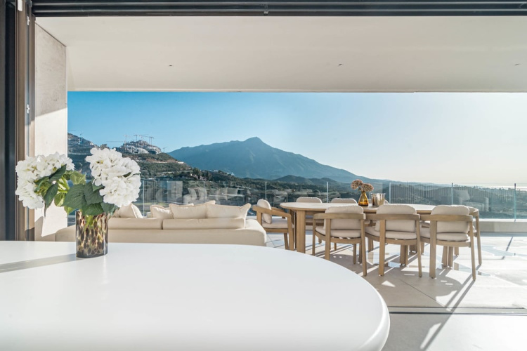 RLQ - Modern 2 Bed Apt With Rooftop Plunge Pool