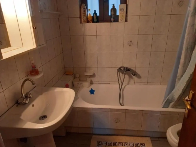 3 Bedrooms Apartment