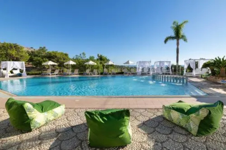 Aparthotel 3 stars Pefki