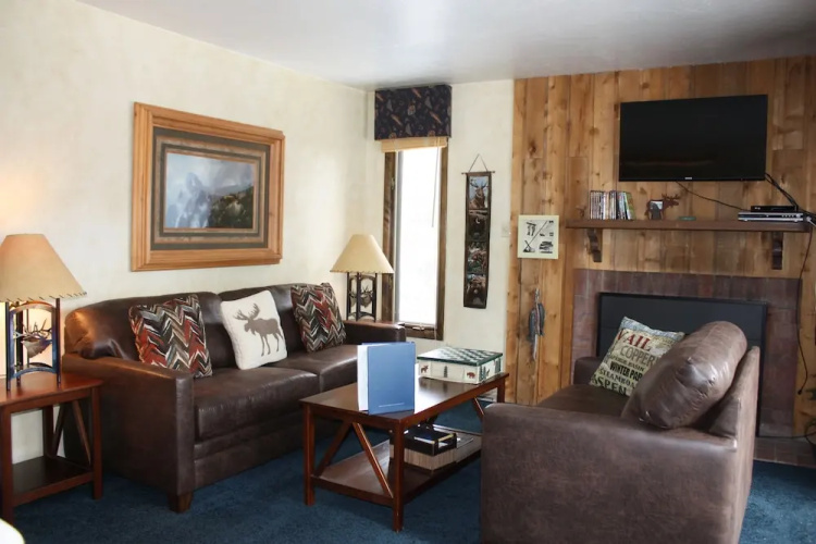 Four O'clock Lodge B14