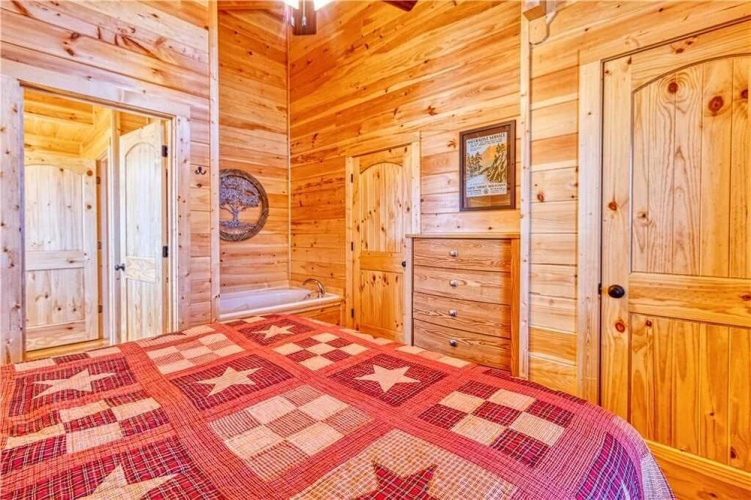 Ever After 2 - One Bedroom Cabin
