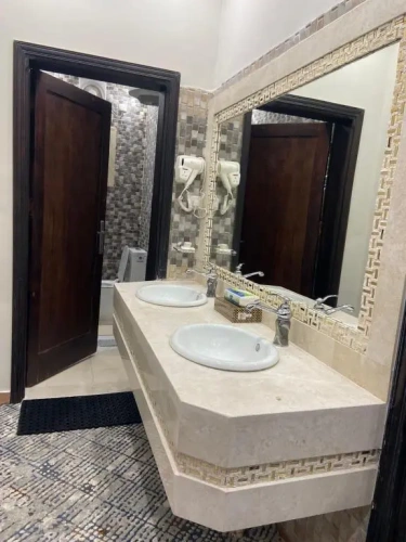 3 Bedrooms Apartment