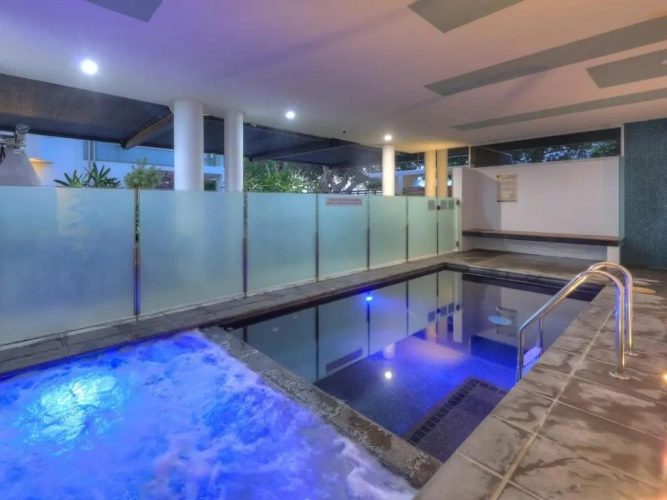 3 Bedrooms Apartment
