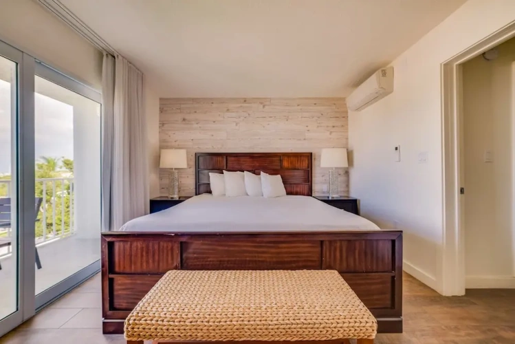 1 Bedroom Deluxe Suite
