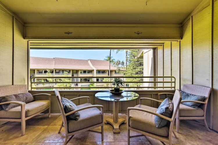 Stunning South Maui Condo w/ Lanai by Beach!