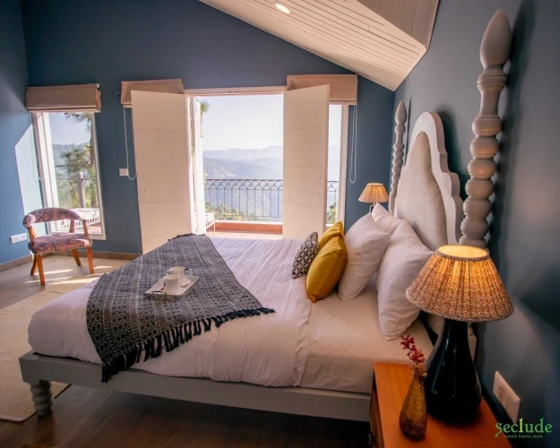 4 Bedrooms Villa with balcony