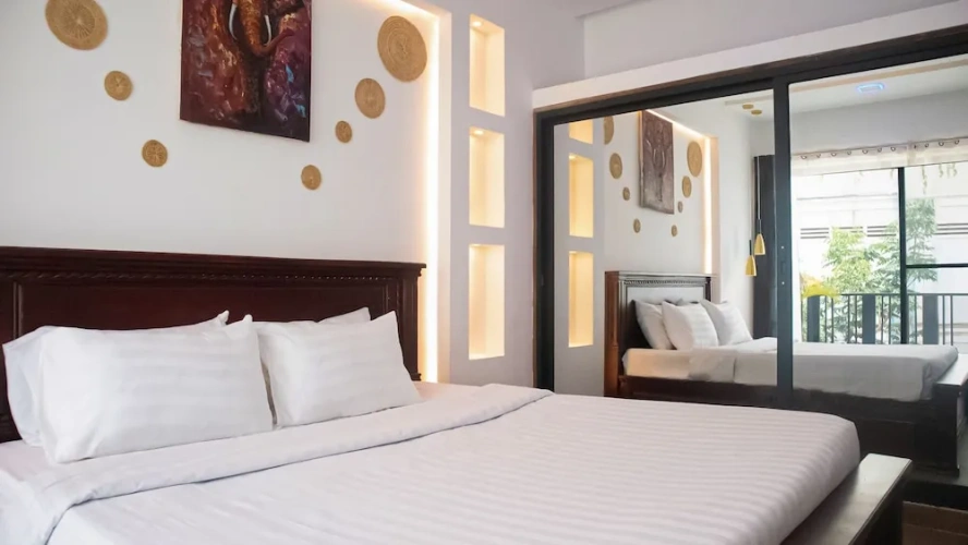 5 Bedrooms Villa