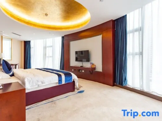 Deluxe Suite