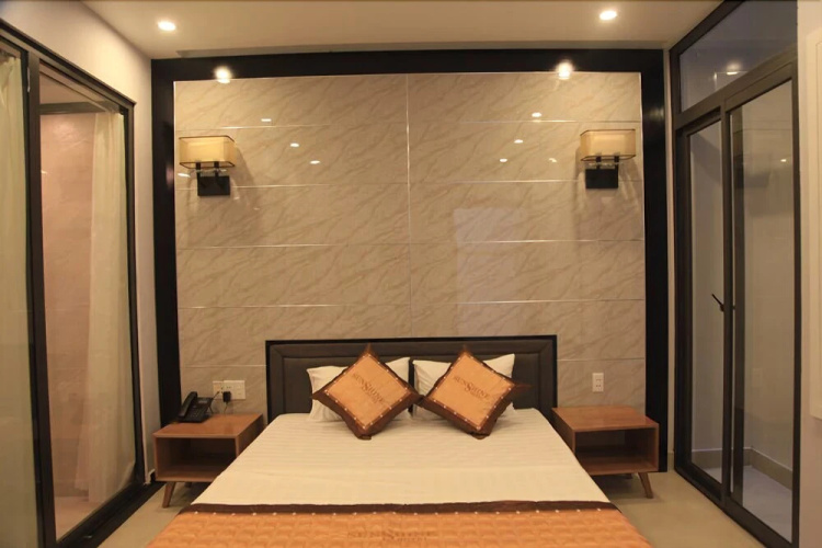 Sunshine Hotel