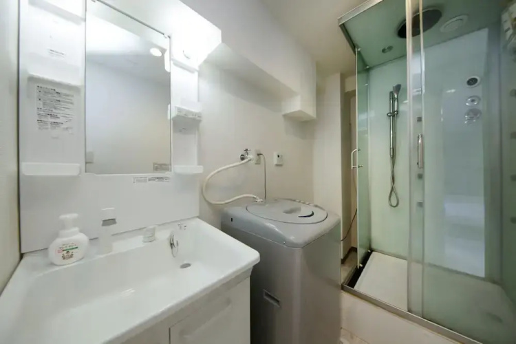 Yoyogi Apartment 2-301