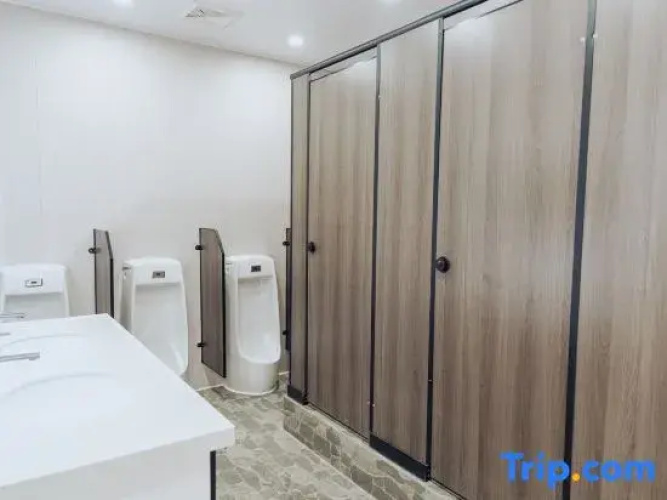 Qiongqia Firefly Forest Camping Hotel