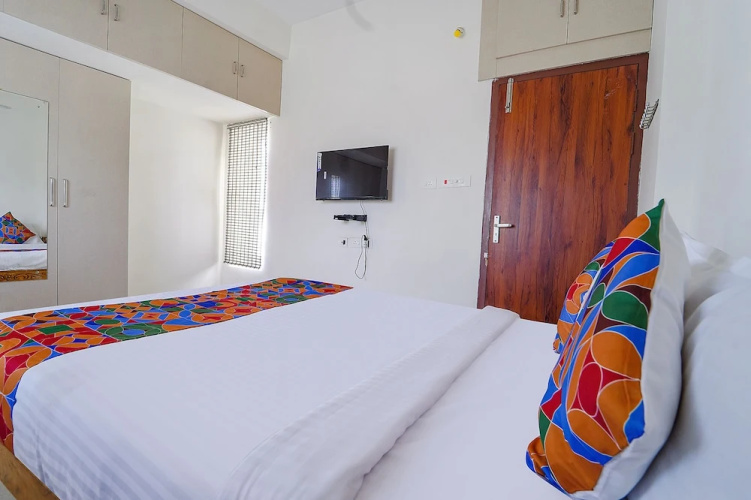 Fabhotel Snow Drop