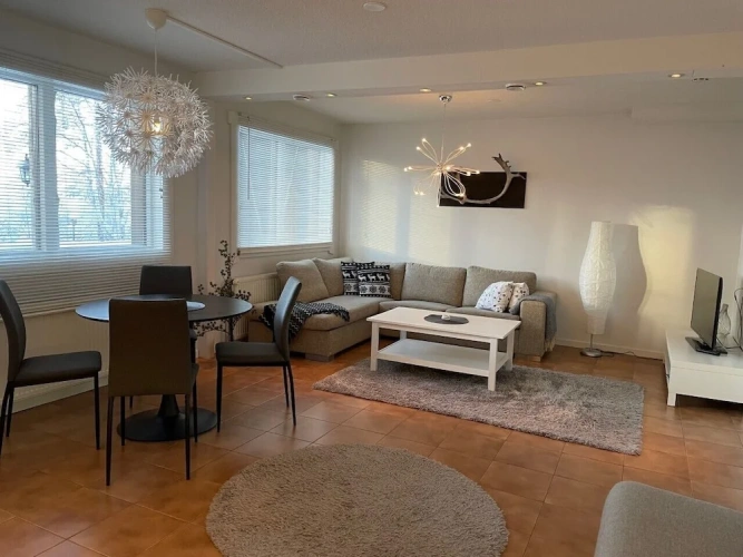 2 Bedrooms Apartment