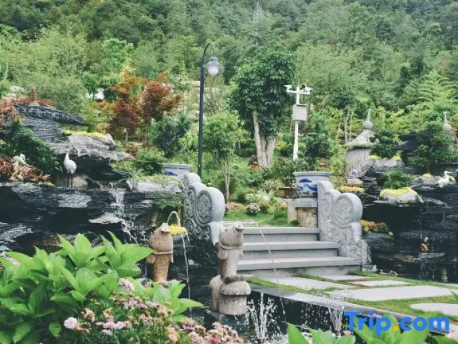 Dali Lingquanxi Banshan Health Hotel